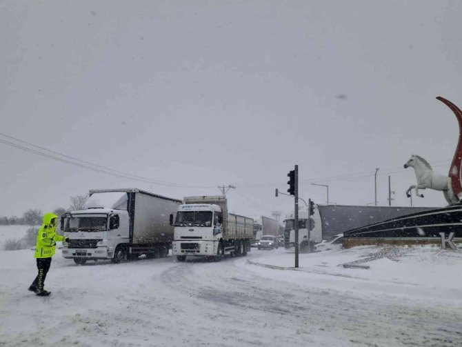 Nevşehir - Aksaray Yolu Trafiğe Kapandı