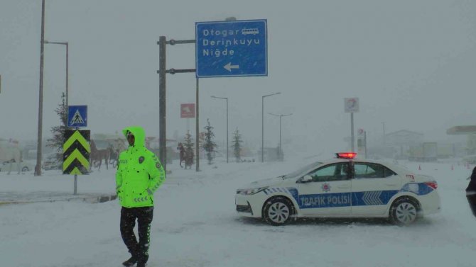 Nevşehir - Aksaray Yolu Trafiğe Kapandı