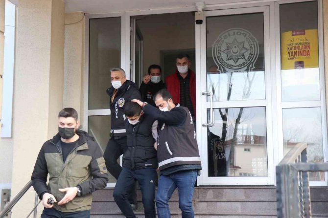 Sakarya’daki Şüpheli Ölümde Acı Detay: 4 Yaşındaki Kızının Önünde Can Verdi