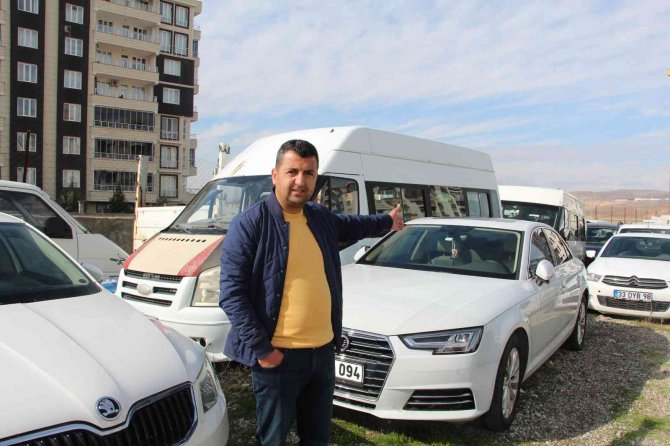 Hepsi Çürümeye Terk Edildi, Aralarında Milyonluk Araçlar Var