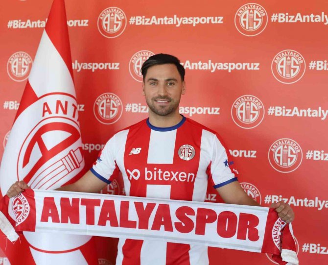 Antalyaspor, Sinan Gümüş İle 2.5 Yıllık Sözleşme İmzaladı