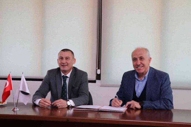 Toros Üniversitesi İle Akdeniz Belediyesi Arasında İşbirliği Protokolü