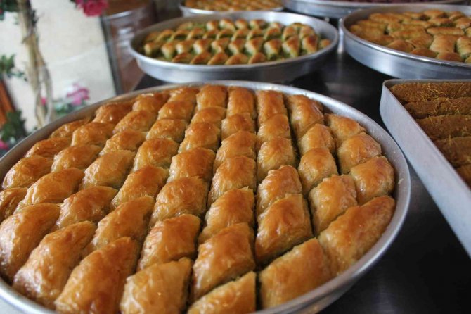 Gaziantepli Baklava Ustalarından Yunanistan’a Baklava Tepkisi