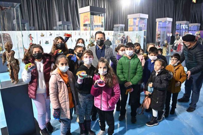 Dünya Kukla Festivali’ni 10 Bin Çocuk Ziyaret Etti