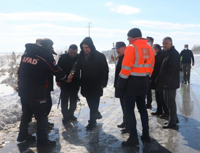 Konya Valisi Özkan: "Yolları Ağırlıklı Olarak Açmış Olduk, En Azından Geçişler Verilmiş Oldu”