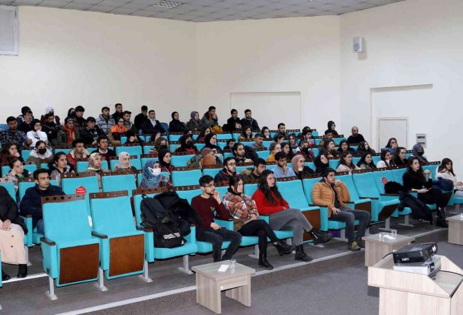 Yks’ye Hazırlanan Öğrencilere Seminer