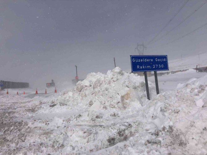 Van-hakkari Karayolu Binek Araçlara Açıldı