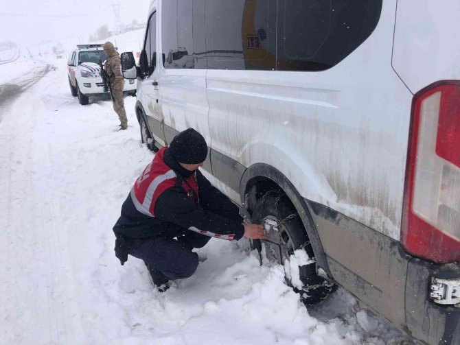 Van-hakkari Karayolu Binek Araçlara Açıldı