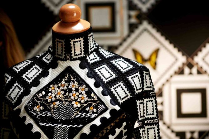 Mary Katrantzou İmzalı Yeni Karo Koleksiyonu Duvar Ve Zeminlerde