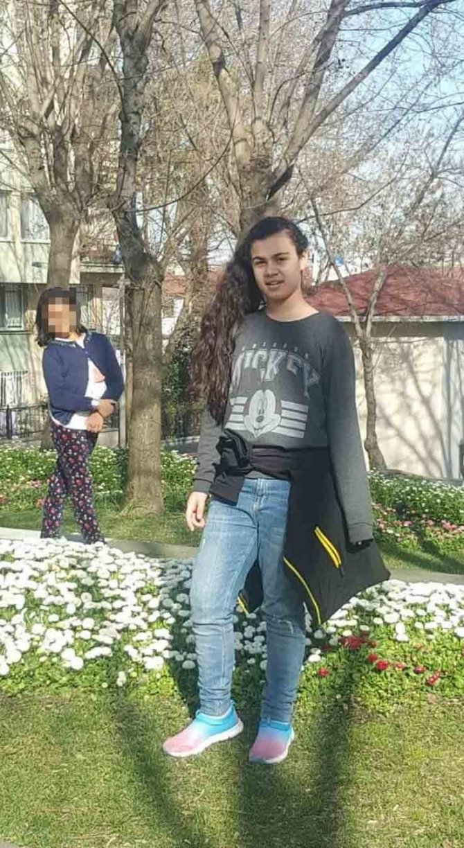 15 Yaşındaki Yağmur’un Cenazesi Adli Tıptan Alındı