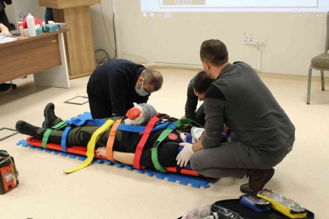 Hava Ambulansı Personellerine Eskişehir’de Eğitim Verildi