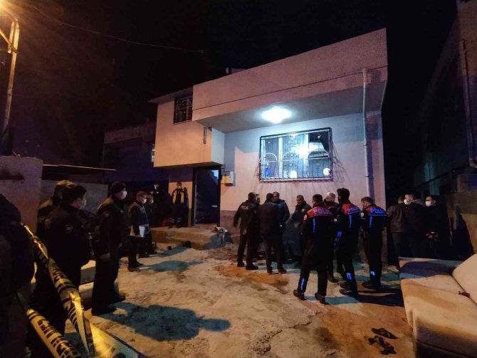 Motosikletli Kar Maskeli 2 Kişi Tarafından Saldırıya Uğrayan Genç Hayatını Kaybetti