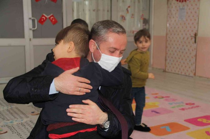 Ağrı Milli Eğitim Müdürü Kökrek’in Okul Ziyaretleri