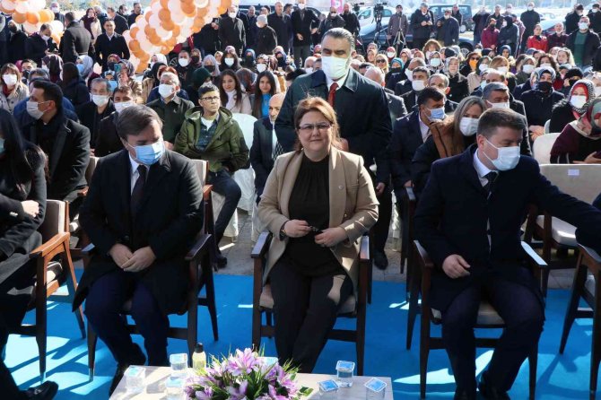Aile Ve Sosyal Hizmetler Bakanı Yanık: "Kadınlarla Aileler Güçleniyor, Güçlü Aileler Güçlü Toplumu Oluşturuyor"