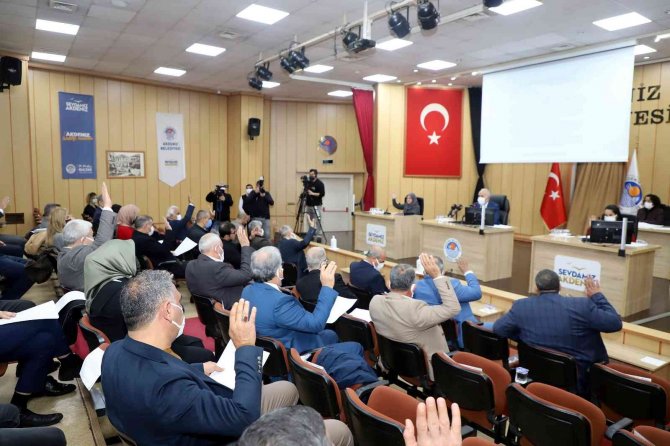Başkan Gültak: “Akdeniz 30 Milyon Lira Tutarında Spor Tesisleri Kazanacak”