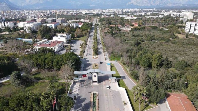 Akdeniz Üniversitesi Dünya Üniversiteleri Arasında