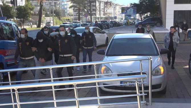 Alanya’da Fuhuş Operasyonunda 8 Kadın Kurtarıldı, 3 Şüpheli Tutuklandı