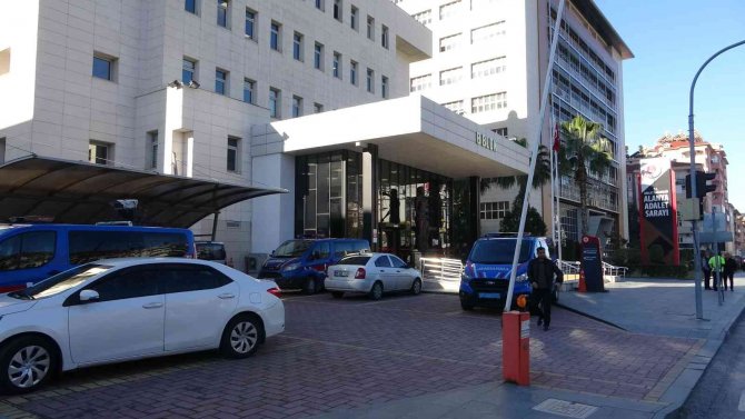 Alanya’da Fuhuş Operasyonunda 8 Kadın Kurtarıldı, 3 Şüpheli Tutuklandı