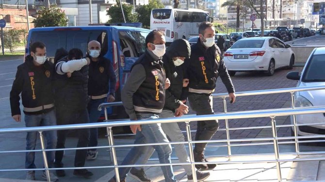 Alanya’da Fuhuş Operasyonunda 8 Kadın Kurtarıldı, 3 Şüpheli Tutuklandı