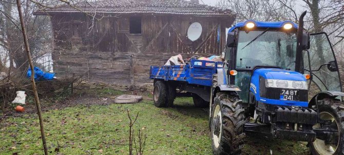 Tüm Ekipler Çöp Evi Boşaltmak İçin Dakikalarca Dil Döküp İkna Etti
