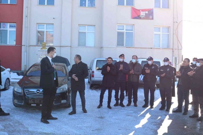 Asarcık Kaymakam Vekili’ne Şairlerden Şiirli Veda