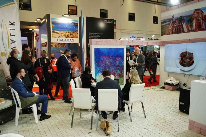 Ayvalık’ın Yeni Turizm Rotaları Emi̇tt’e Tanıtıldı