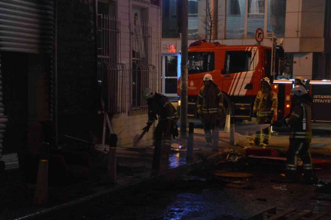 Bakırköy’de 3 Katlı Binada Yangın Paniği