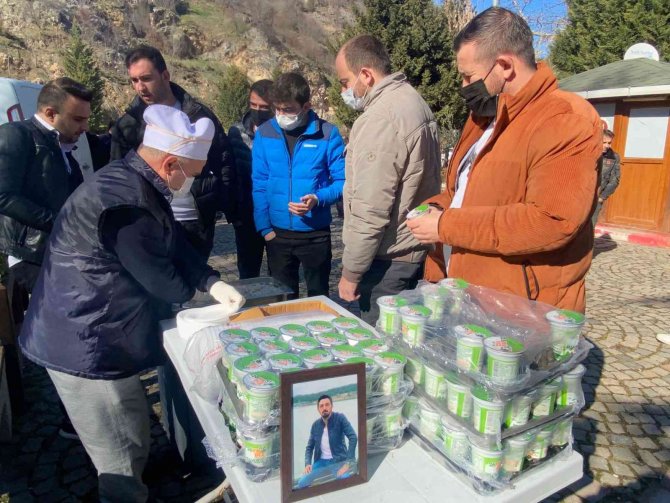 Elim Bir Kaza Sonrası Hayatını Kaybeden Genci Arkadaşları Unutmadı