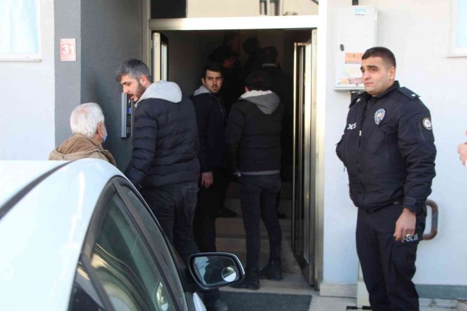 Boşanma Aşamasındaki Eşini Tüfekle Rehin Aldı