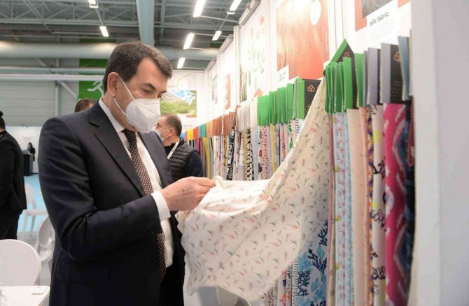 Bursa Tekstili Paris’te