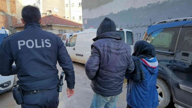 Hırsız Sevgililer El Ele Cezaevine