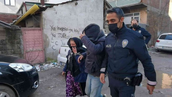 Hırsız Sevgililer El Ele Cezaevine