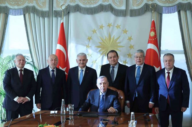 Cumhurbaşkanı Erdoğan, Türk Devletleri Teşkilatı Aksakallar Konseyi Heyetini Kabul Etti