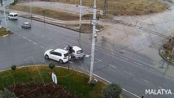 Malatya’daki Kazalar Kameralara Yansıdı