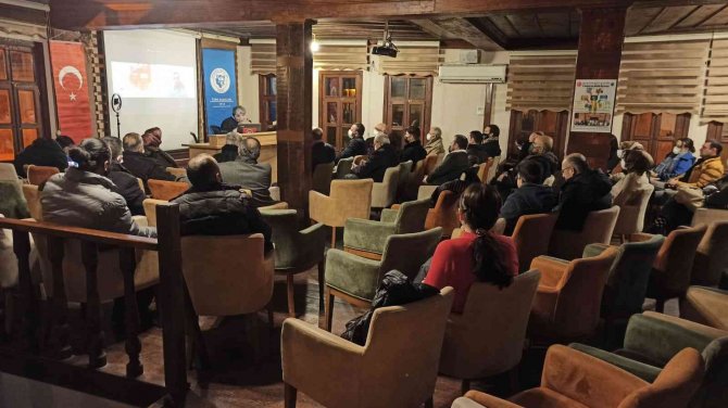 Prof. Dr. Okur: “Sınırlardaki Tatbikatlar Kiev’deki İktidarı Düşürmeyi Hedefliyor”