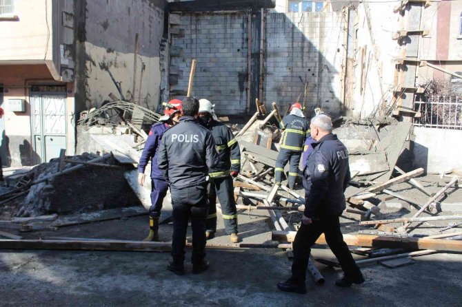 Gaziantep’te Beton Dökülürken İnşaat Kalıbı Çöktü: 3 Yaralı