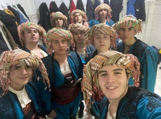 Tavşanlı Mesleki Ve Teknik Anadolu Lisesi Halk Oyunları Ekibi İl Birincisi Oldu