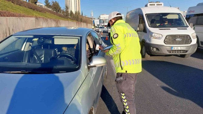 İ̇stoç Tem’de Çakarlı Denetiminde Sürücülere Ceza Yağdı