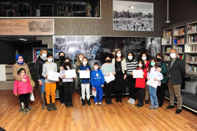 Balçova Felsefe Atölyesi İlk Mezunlarını Verdi