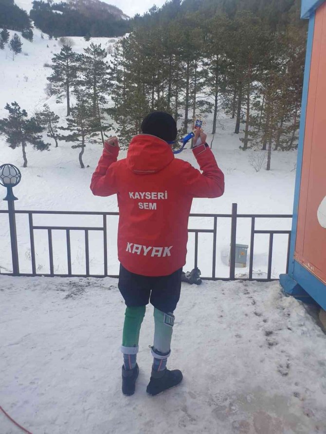 Kayseri Sem Meyvelerini Vermeye Başladı