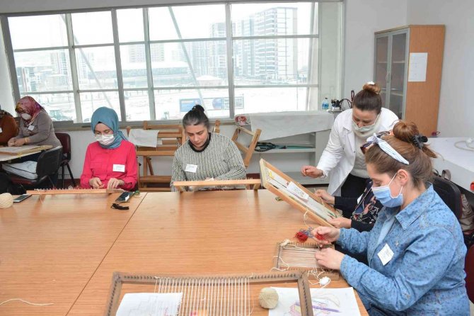 Keçiörenli Kadınlar Keçmek’te Üreterek Kazanıyor