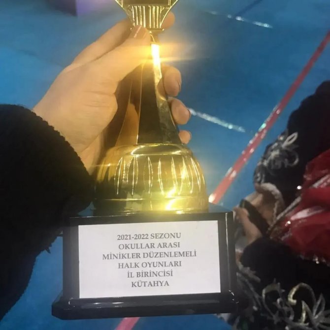 Tavşanlı Üç Eylül İ̇lkokulu Halk Oyunları Ekibi İl Birincisi Oldu