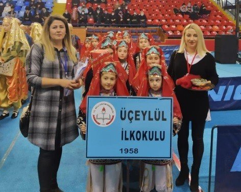 Tavşanlı Üç Eylül İ̇lkokulu Halk Oyunları Ekibi İl Birincisi Oldu