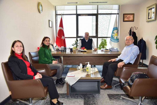 Kurslar Meslek Sahibi Yapıyor