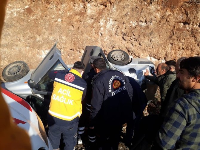 Mardin’de Otomobil Şarampole Yuvarlandı: 7 Yaralı