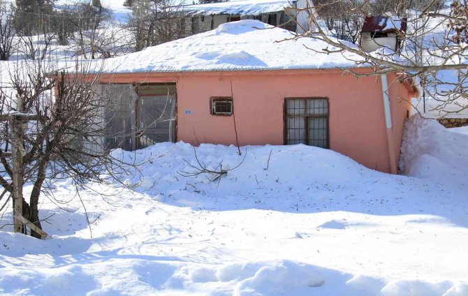 Burası Mersin... 40 Yıl Sonra Evler Neredeyse Kara Gömüldü