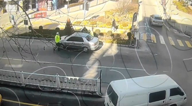 Otomobil Hırsızı Çaldığı Araçla Yakalandı