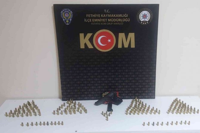 Fethiye’de Ruhsatsız Silah Ve Uyuşturucu Operasyonu