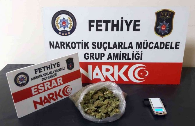 Fethiye’de Ruhsatsız Silah Ve Uyuşturucu Operasyonu