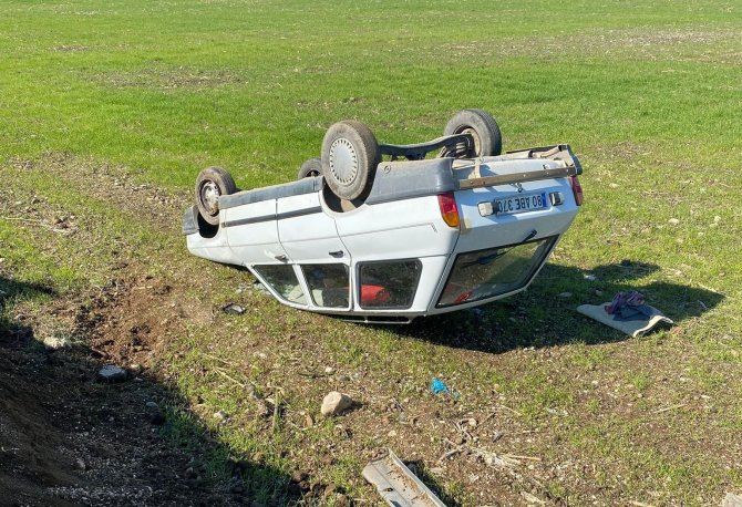 Takla Atan Otomobilden Yaralı Kurtuldu